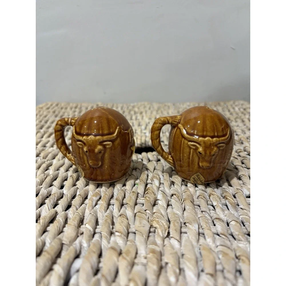 Vintage Texas Souvenir Salt & Pepper Shakers Longhorn Oil Well‎ Thrifco Japan